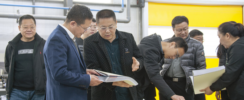 侯景濱走訪印刷、影像市場