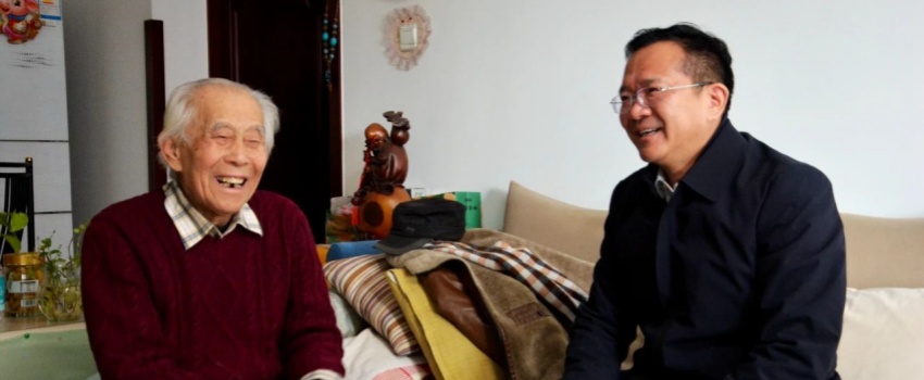 中國(guó)樂凱黨委領(lǐng)導(dǎo)看望慰問樂凱老領(lǐng)導(dǎo)、老專家、老干部、老黨員及生活困難職工